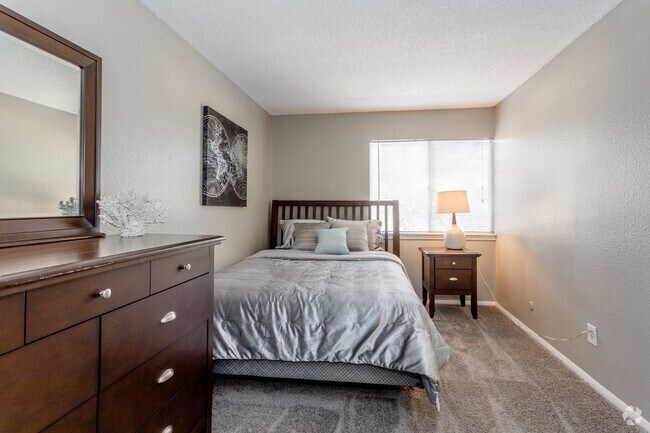 2BR, 1BA - Spruce