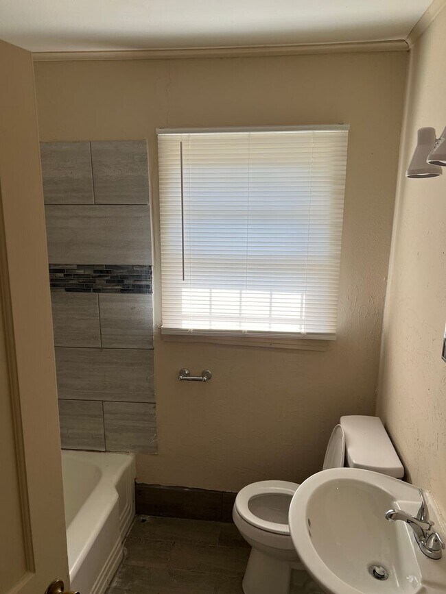 Photo - Large 3 bedroom, 2 bath with appliances!