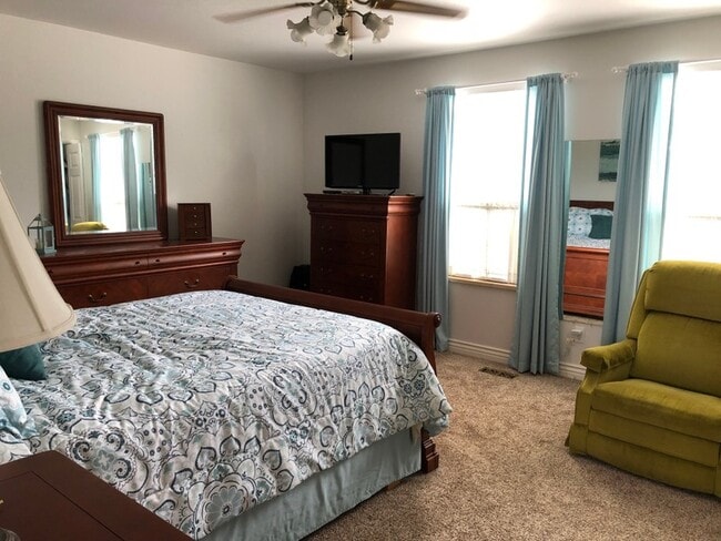 Photo - 15 E 600 S