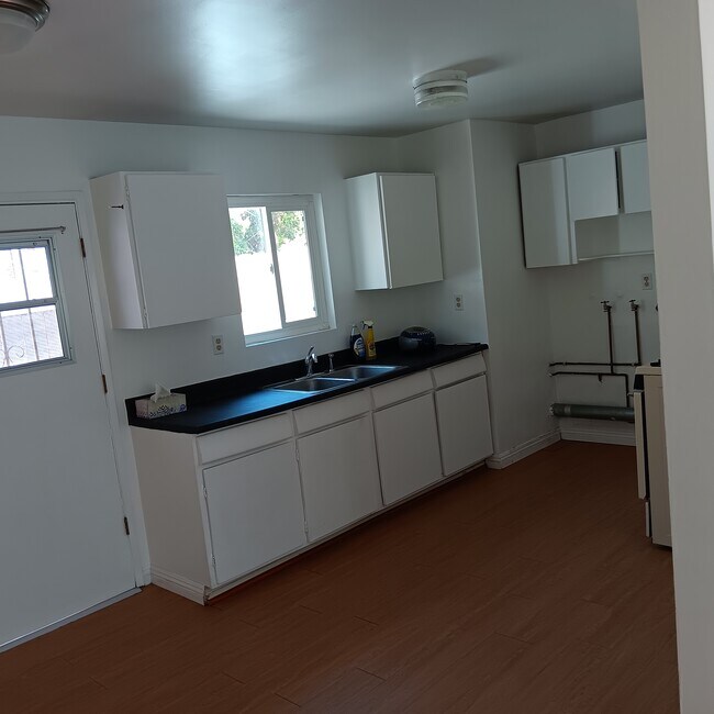 Photo - 4745 W 160th St