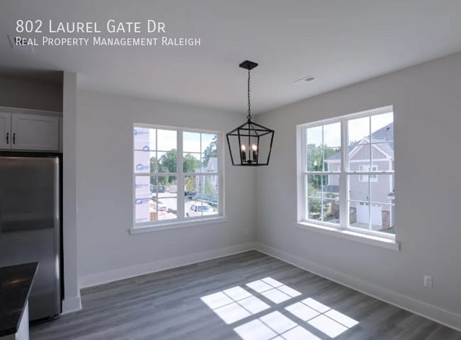 Photo - 802 Laurel Gate Dr