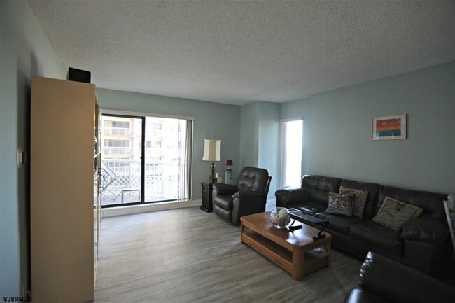 Photo - 3101 Boardwalk Unit 904-1