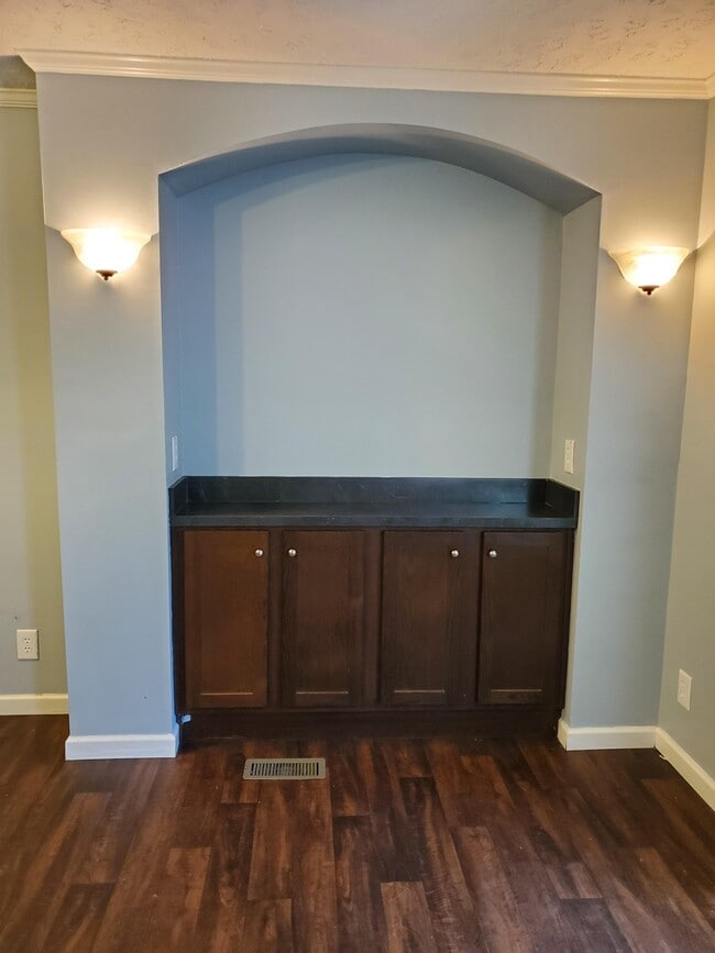 Photo - 284 Jordanshire Cir