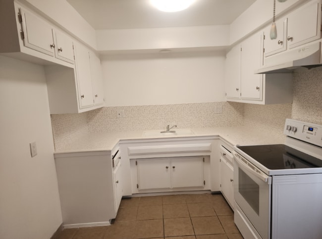 Photo - 2411 Pattiglen Ave Unit 2411