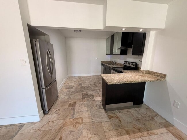 Building Photo - 1618 NE 33rd St