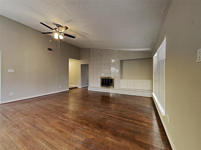 Photo - 8615 Riverside Walk Ln