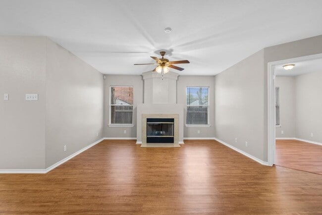 Photo - 905 Lodosa Dr