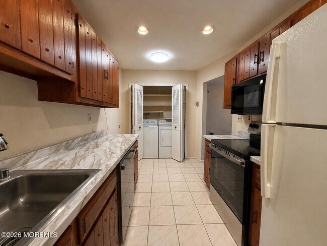 Photo - 174 Amberly Dr