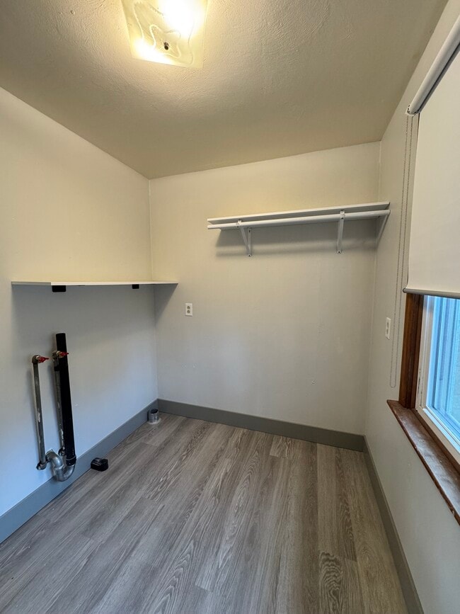 Photo - 441 Uhl St