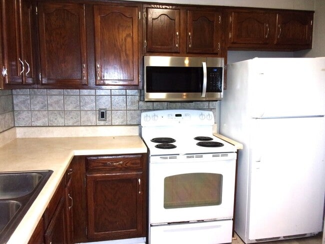 Photo - 589 Cedarvilla Dr