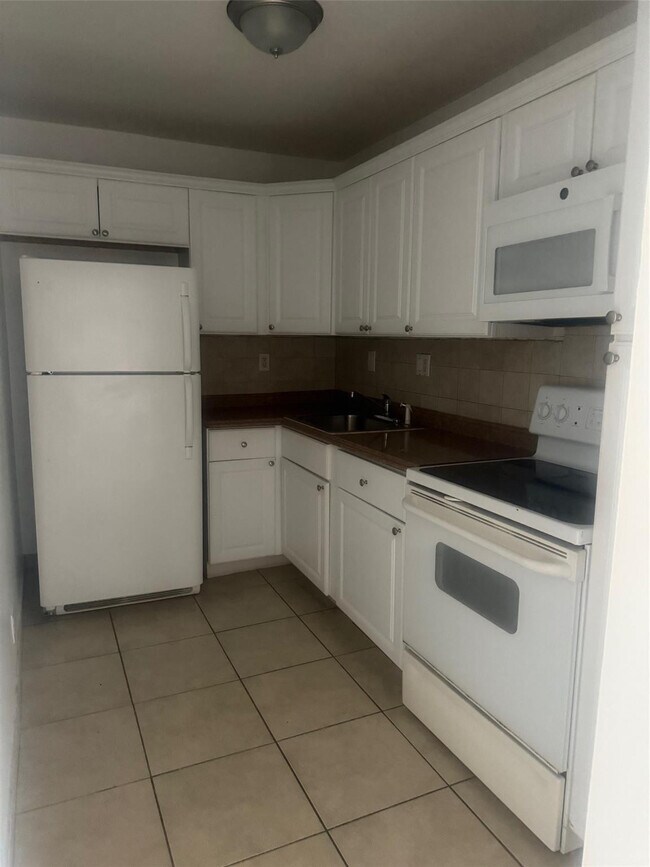 Photo - 1021 NW 45th St Unit 5