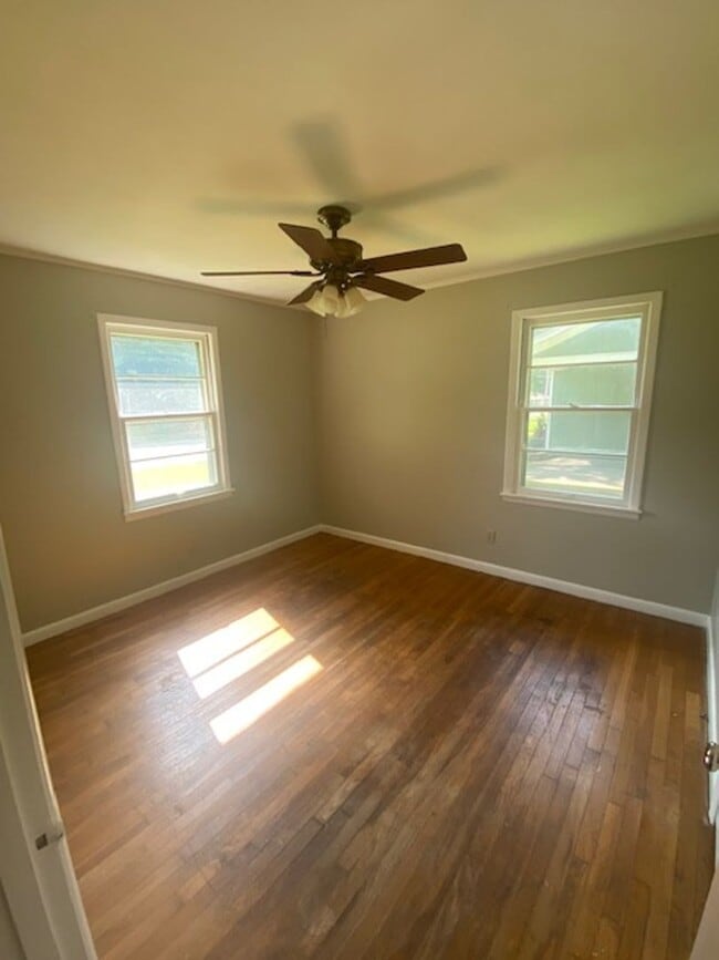 Photo - Renovated 3 Bedroom 1 Bath Home for Rent!