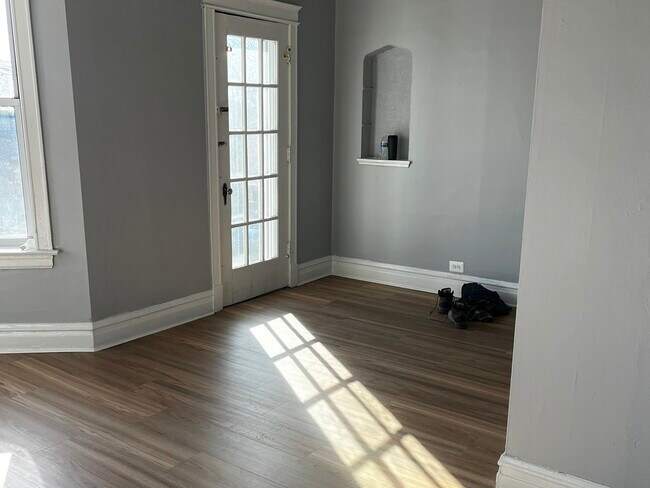 Photo - 1528 E 72nd St Unit 2