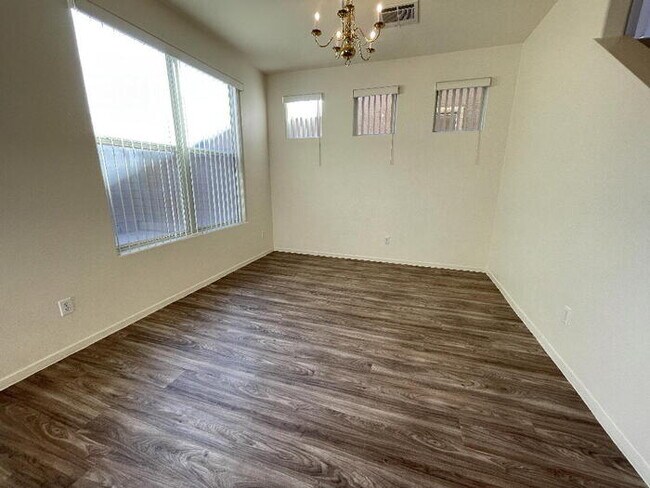 Photo - Carry Over Showing: This property has been shown before and will be rented to the first most qual...