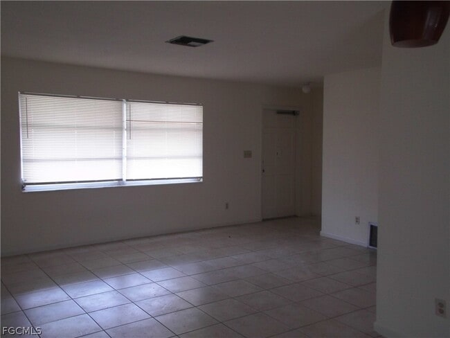 Photo - 242 S Lake Dr