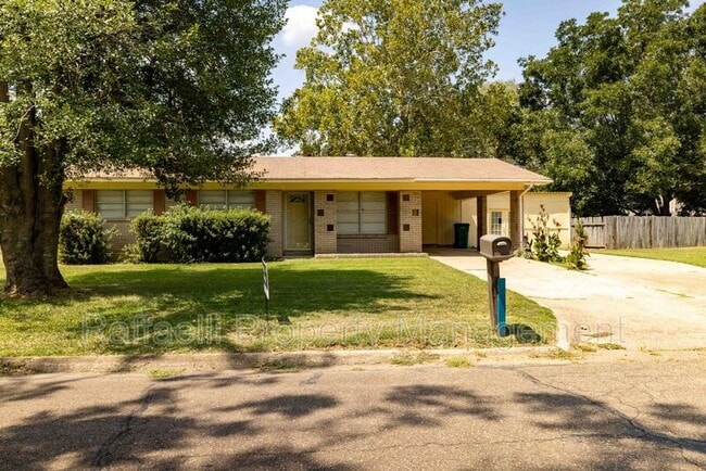 Building Photo - 3 Sidney Dr