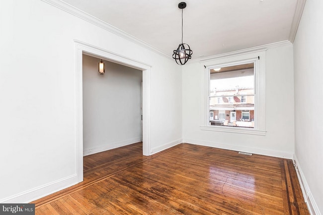 Photo - 2 Bedroom Plus Den in a GREAT AREA