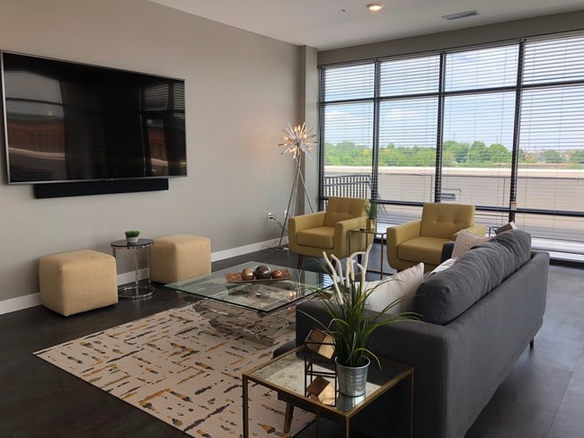 Photo - 1400 Russell Apartments