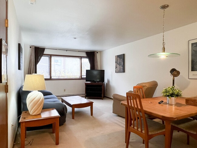 Building Photo - 380 E 11th Ave