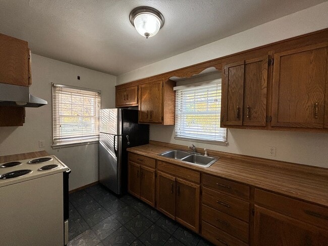 Photo - 4 Bedroom House Near MSUM!