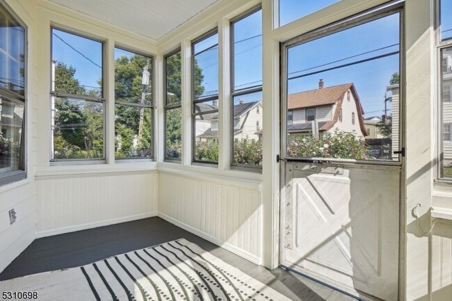 Photo - 17 Beekman St