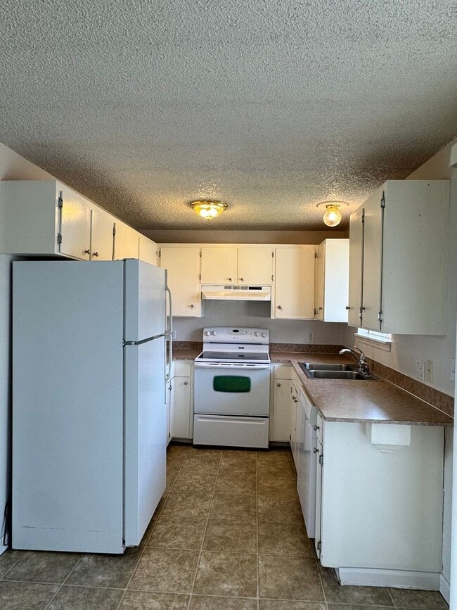 5404 E Kilgary Way Unit b