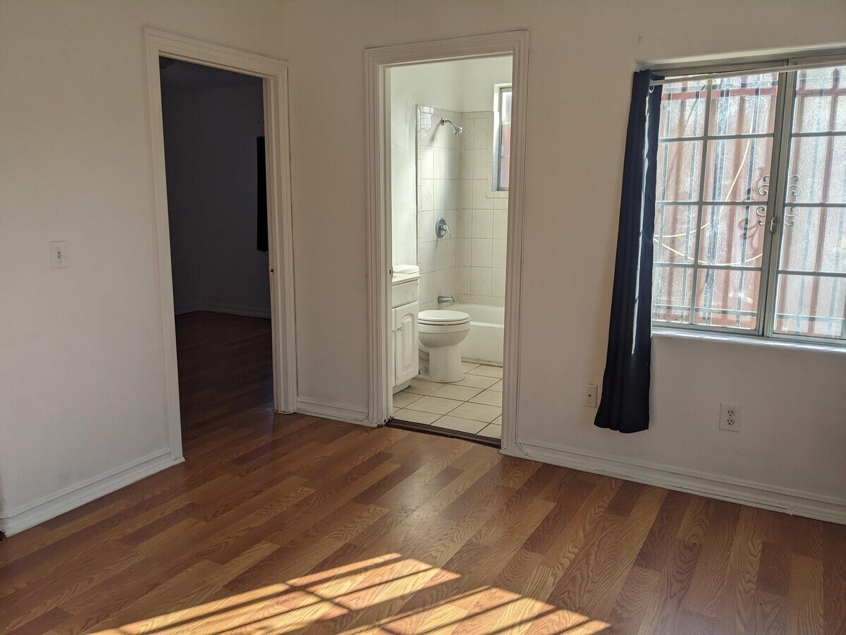 Photo - 8903 Beach St Unidad 1/2