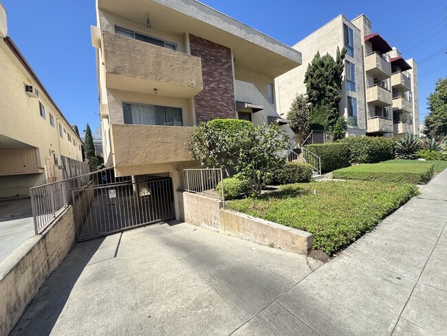 Building Photo - 1825 Glendon Ave Rental