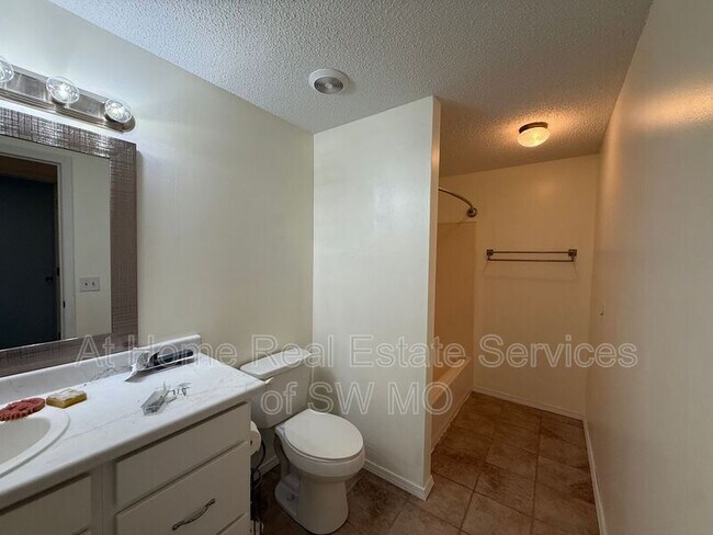 2633 W Hanover Dr