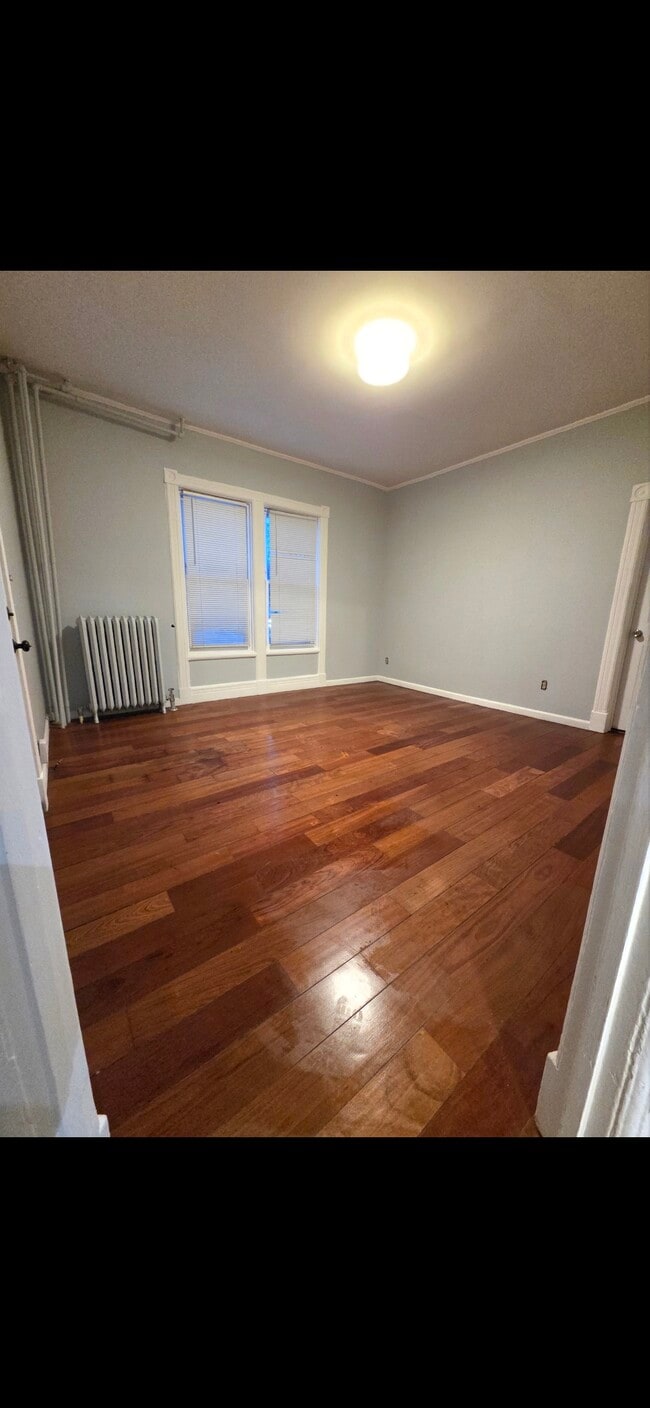 Building Photo - 547 Hamilton St Unit 1 Rear