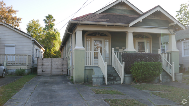 Building Photo - 2546 Myrtle St Rental