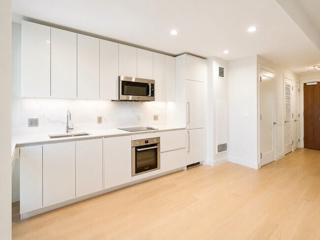 Photo - 133 Seaport Blvd Unit 921