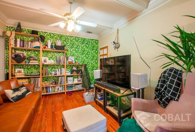 Photo - 729 Bonaventure Ave NE