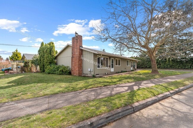 Photo - Cozy 2-Bedroom Duplex with Water/Sewer/Garbage & Lawncare Included!