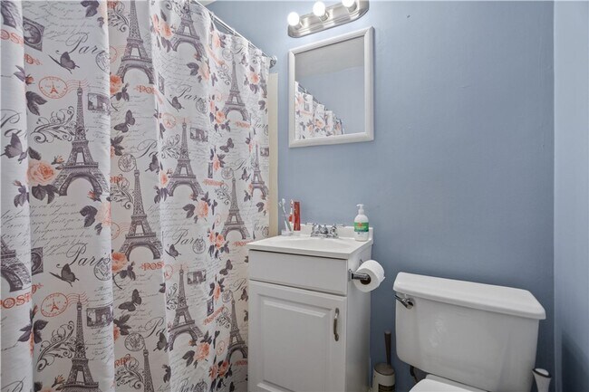 Photo - 842 Chislett St Unit 1