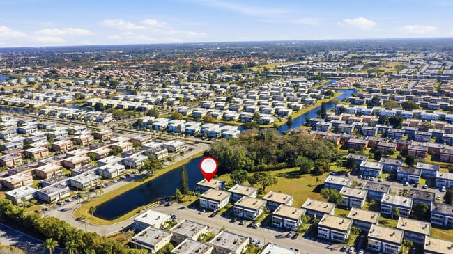 Photo - 669 Saxony Trail