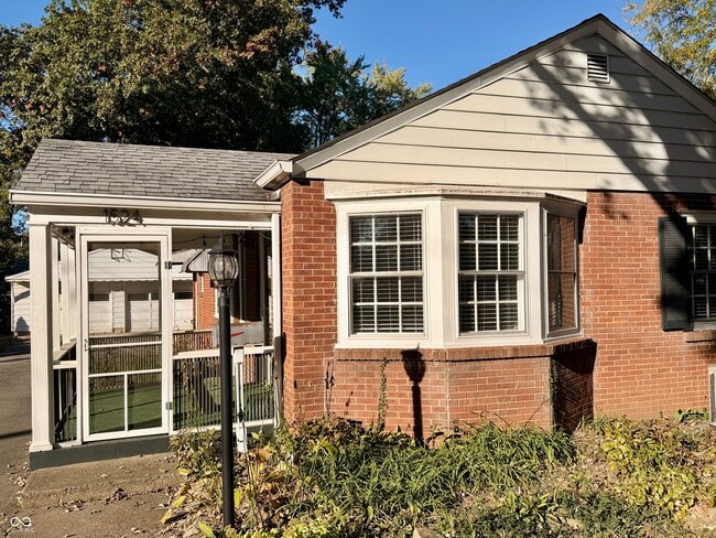 Photo - 1524 E 54th St