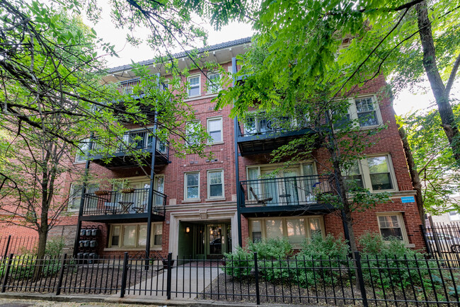 Photo - 4420 N Ashland Ave Condo Unit 3W