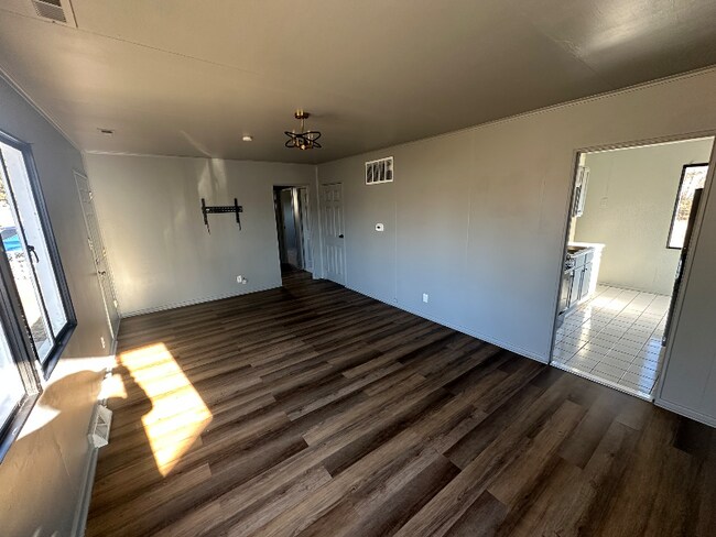 Photo - 3127 S 40th St