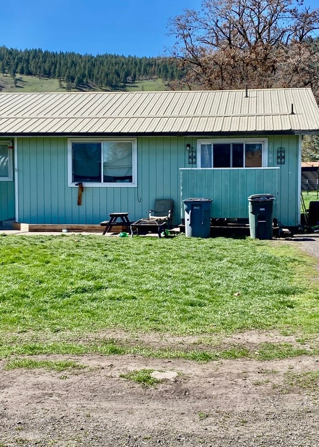 Building Photo - North 1st Street Duplex Unit 2508 North 1st