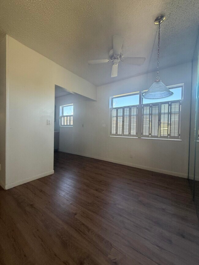 Photo - 64 Norwich I