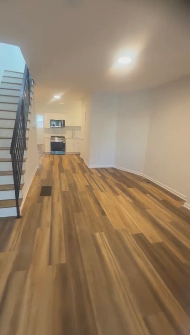 Photo - 4854 Brown St