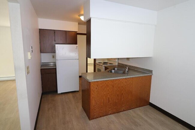 Photo - 1057 W Cecil St