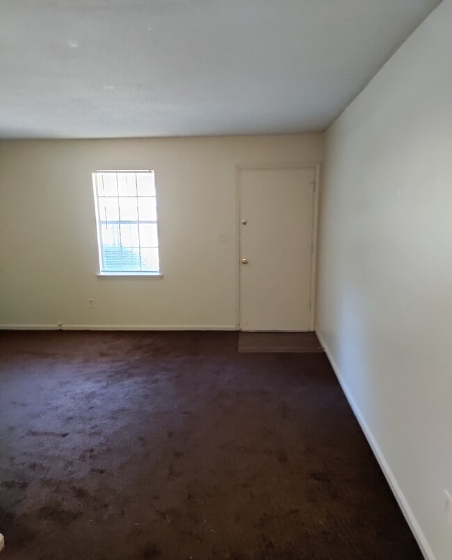 Building Photo - 1124 University St Unit B Rental