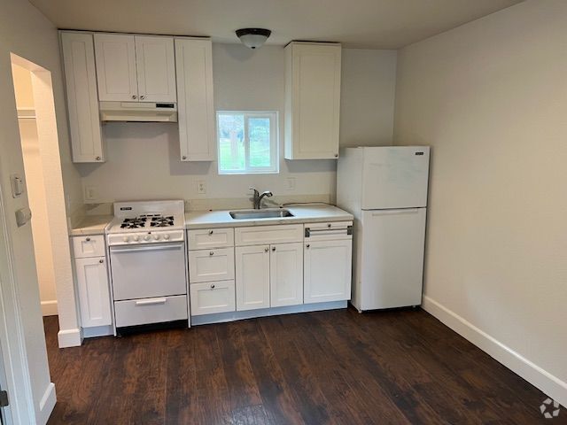 Building Photo - 10381 California 116, 5 Rental