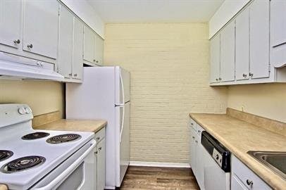 240 Harmon Ave Unit 111