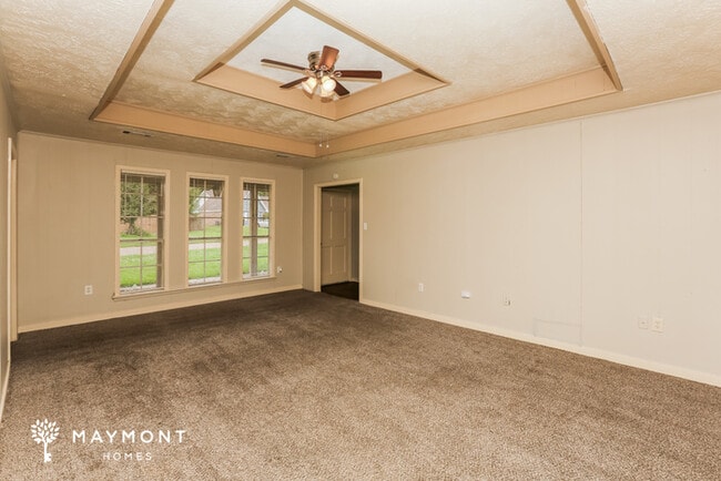 5377 Brookhollow Dr
