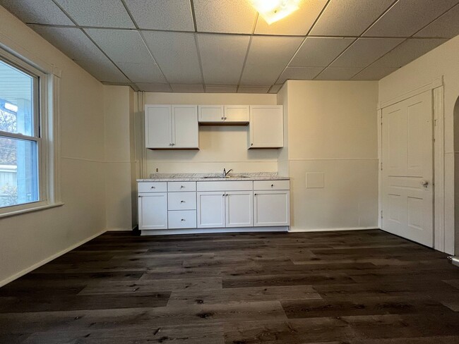 Photo - Jamestown St 142-144 Unidad 144 Jamestown St