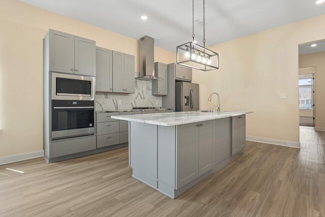 Photo - 48 Wilshire Blvd