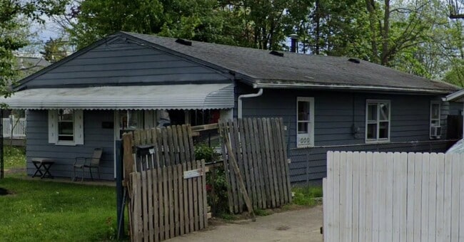 Photo - 905 Clement St